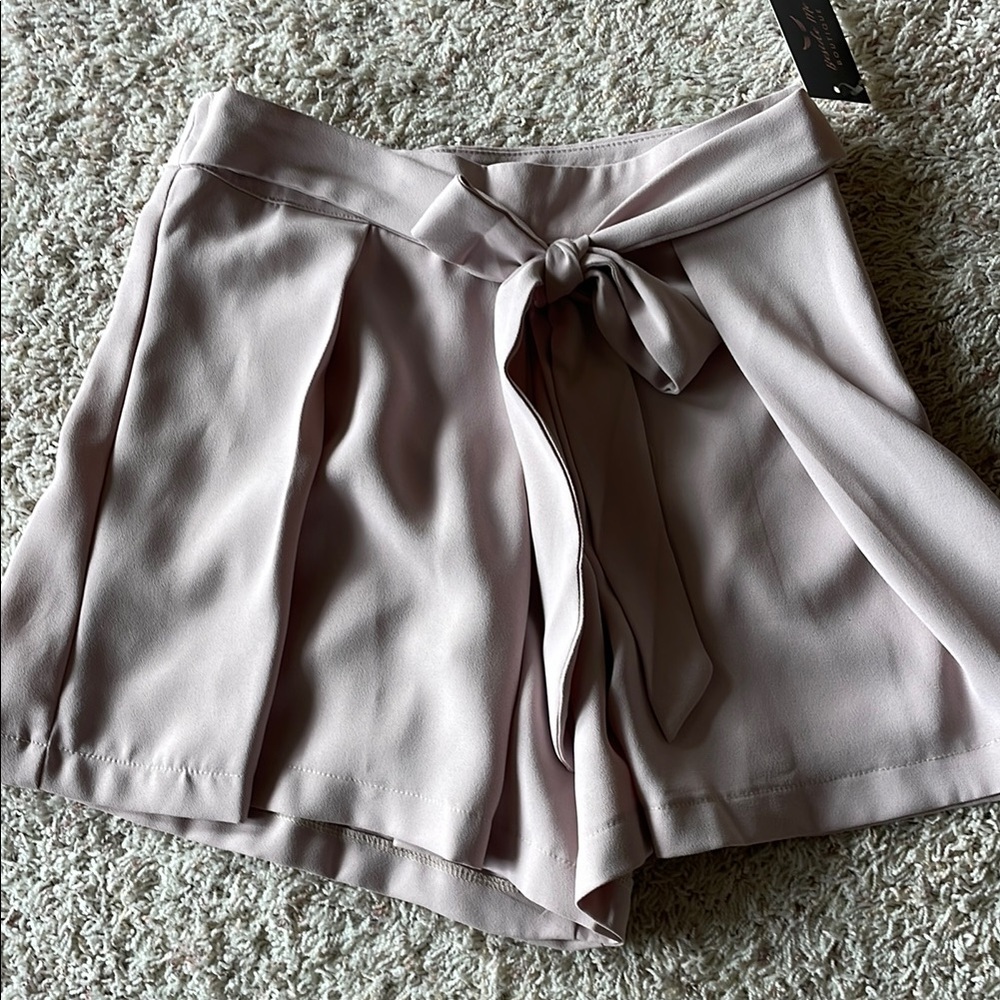 Elegant Women's Tie-Front Shorts
